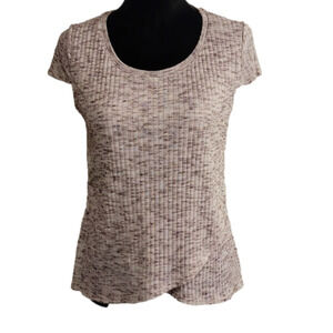 𝅺cato cream with dark brown speckles lightweight hi-low top size medium